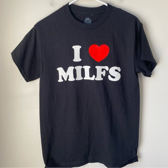 Danny Duncan I Heart MILFs T Shirt Black Small 100% Cotton Short Sleeve Crew - Picture 3 of 6